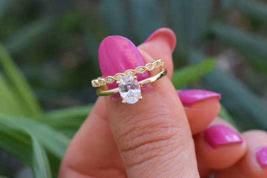 1 Carat Oval Cut with a Solitaire Band