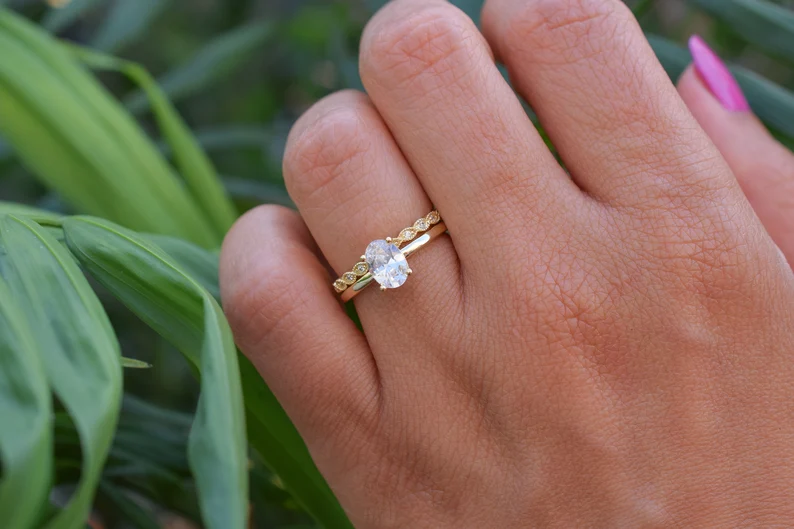 1 Carat Oval Cut with a Solitaire Band