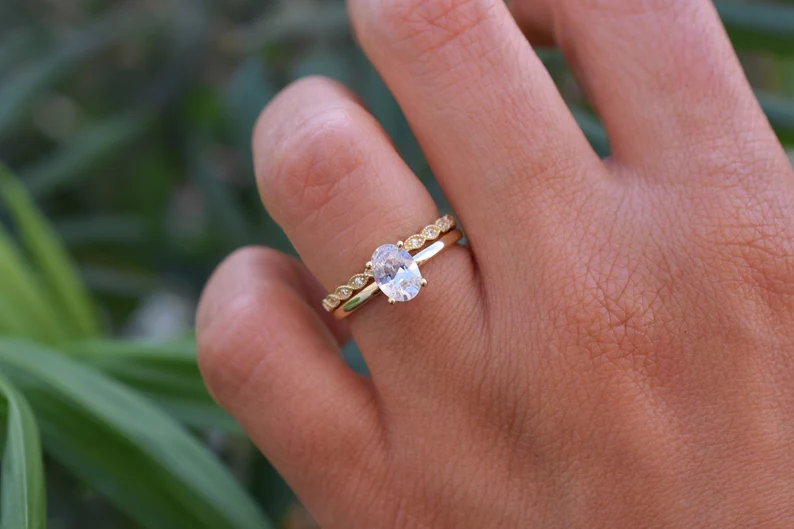 1 Carat Oval Cut with a Solitaire Band