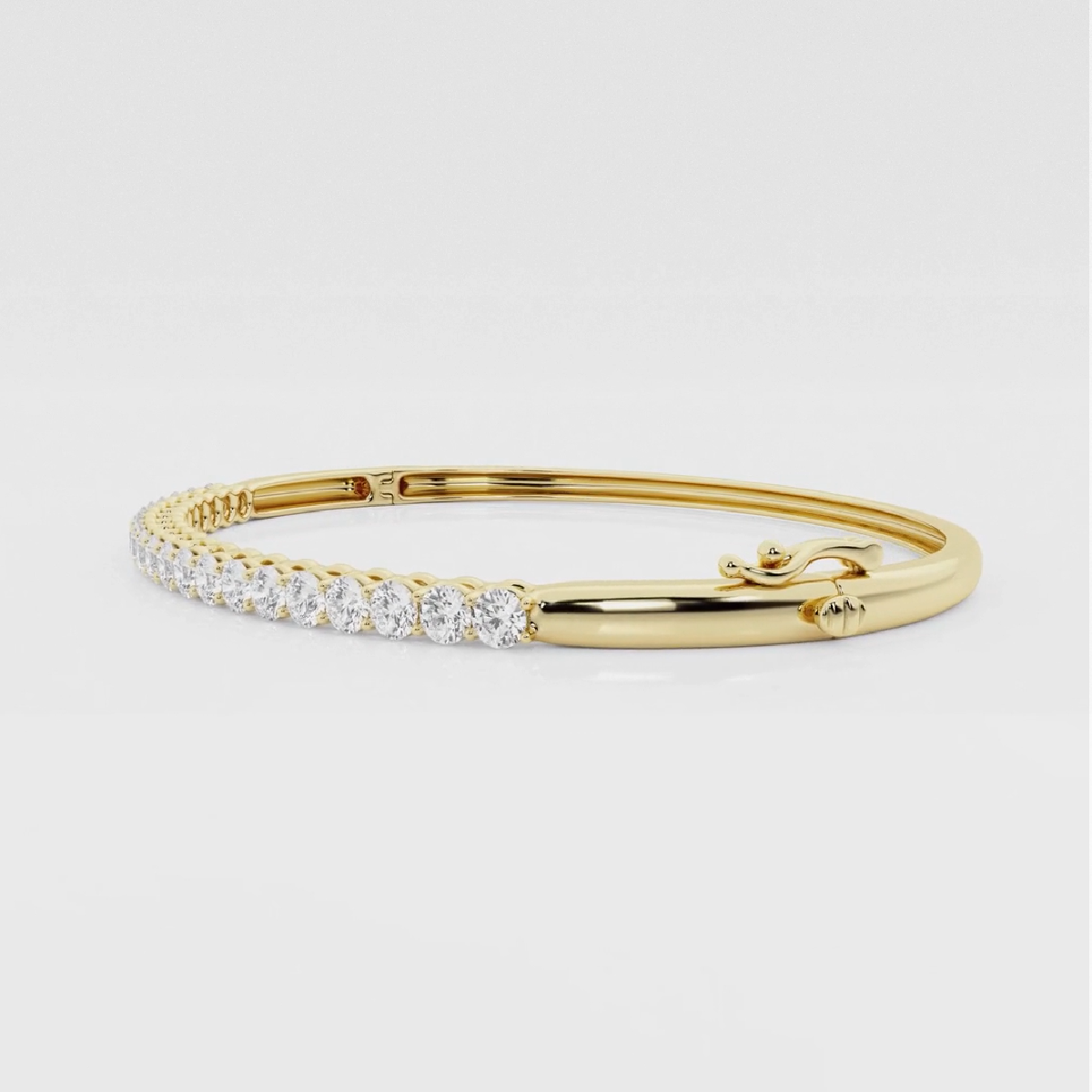 (2 CT TW) Round cut Bangle Bracelet