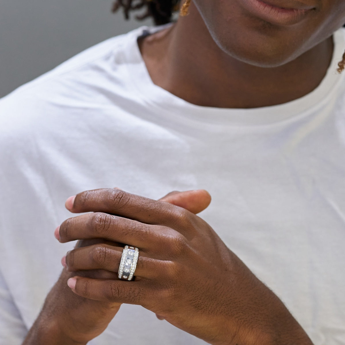 Round Moissanite Men's Floating Wedding Band – view 7