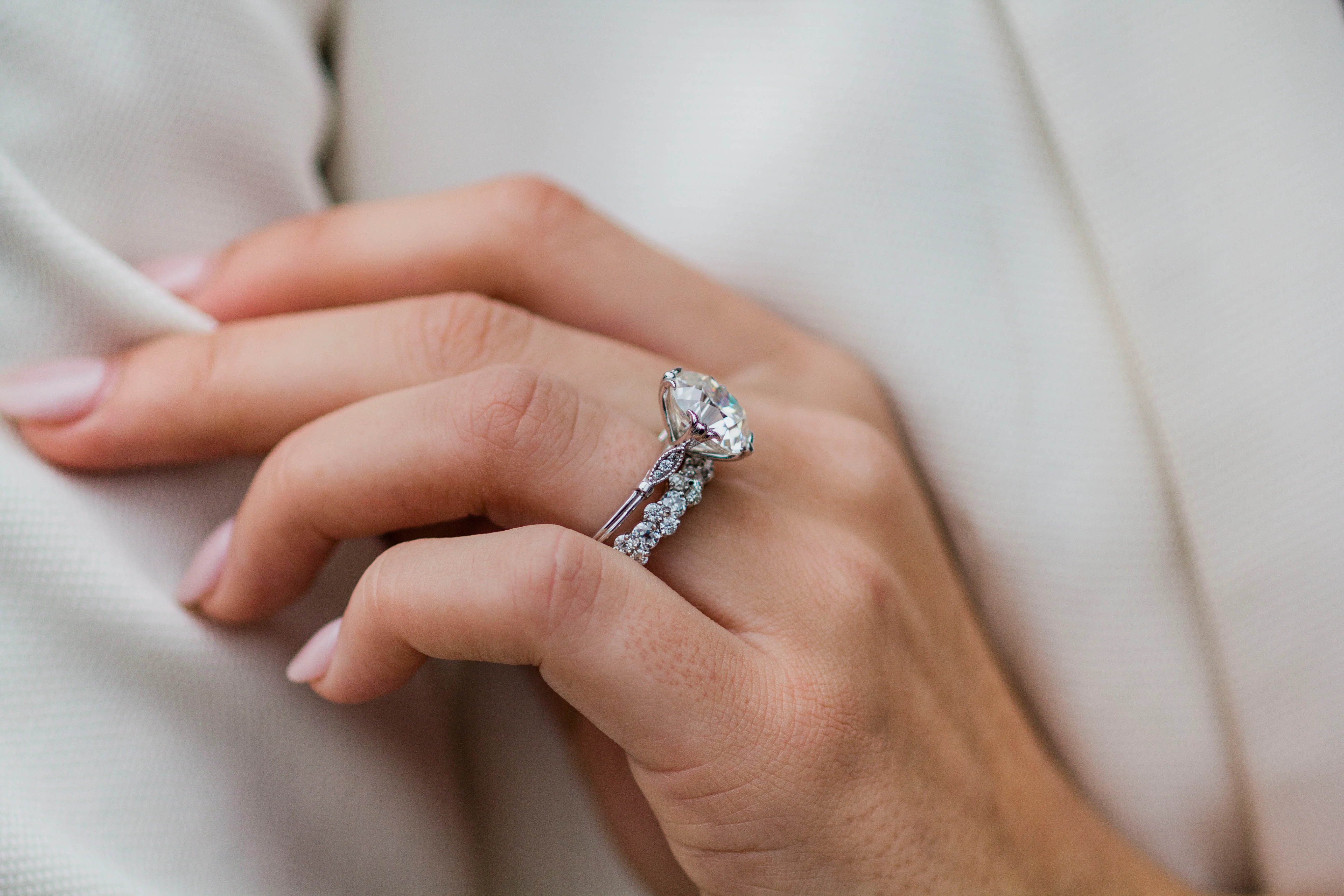  Cluster Pavé Band