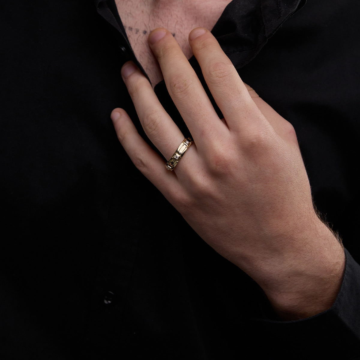 Round Wedding Band – view 8