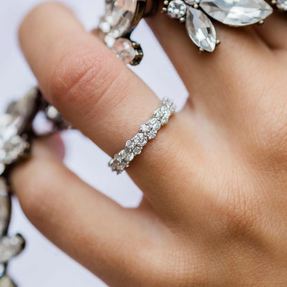  Cluster Pavé Band